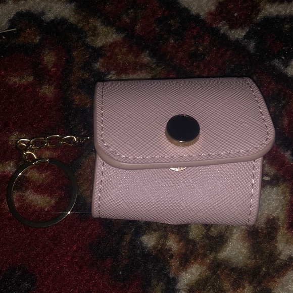 AirPod Case - Picture 1 of 2